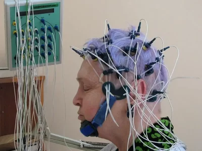 همه چیز درباره دستگاه EEG یا الکتروانسفالوگرام